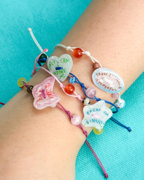สร้อยข้อมือ RESIST WITH PRIDE Bracelets
